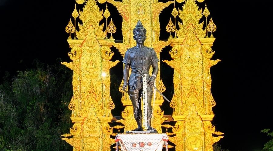 อนุสาวรีย์พ่อขุนเม็งรายมหาราช เชียงราย