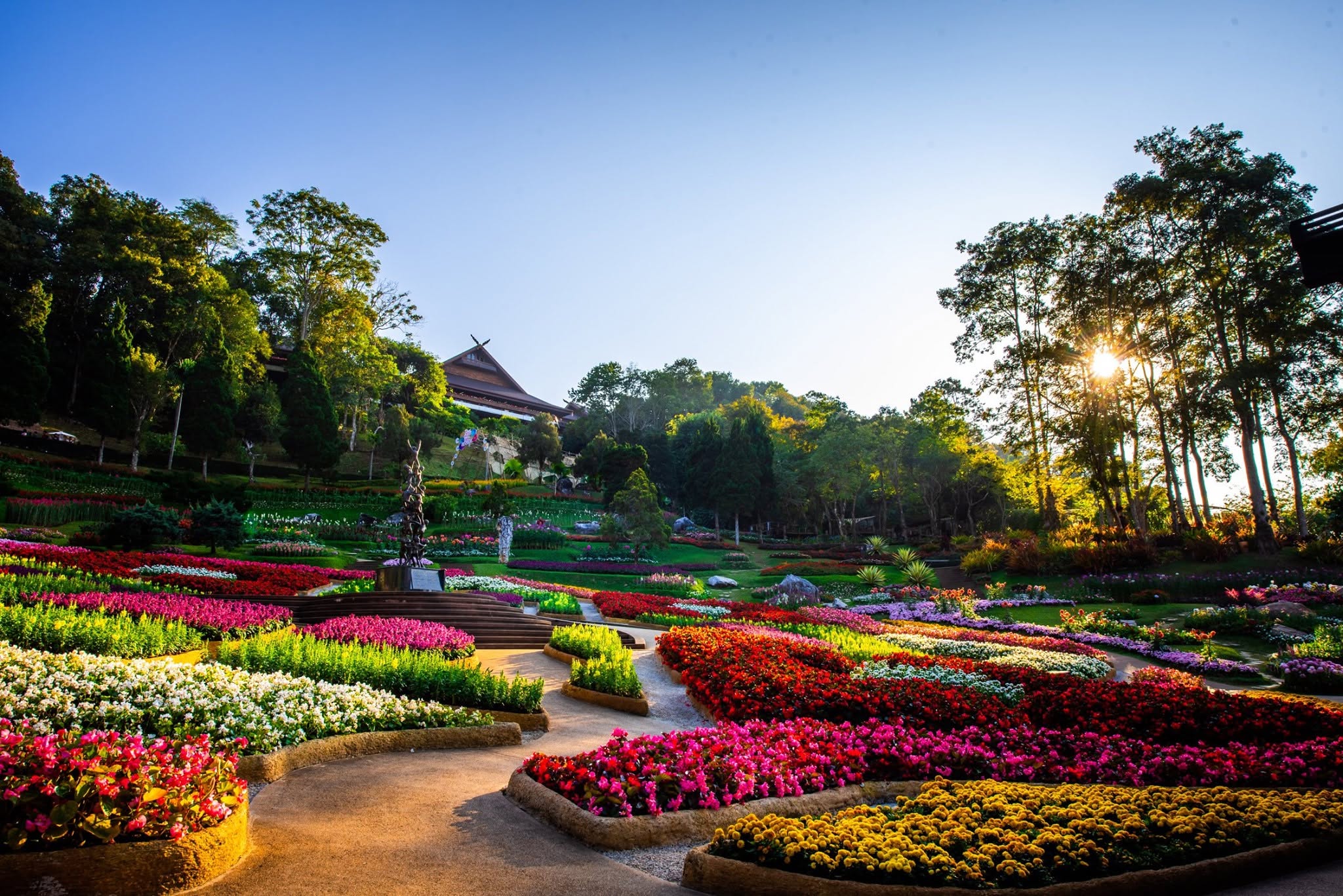 พระตำหนักดอยตุง แม่ฟ้าหลวง